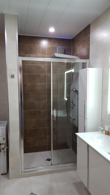 Apartment Rustaveli 1 Тбілісі Екстер'єр фото